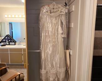 Gorgeous vintage wedding gown with veil