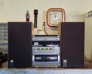 Philps Magnavox bookshelf stereo CD changer, JBL bookshelf speakers