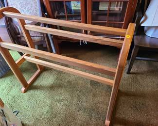 wood quilt rack
