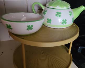 clover teapot