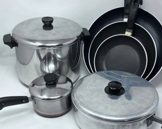 104 RevereWarePotsCulinaryEssentialsNonStickPans