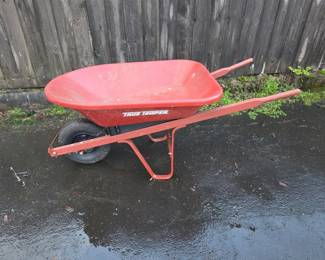 186 TrueTemper4cuftPolyWheelbarrow