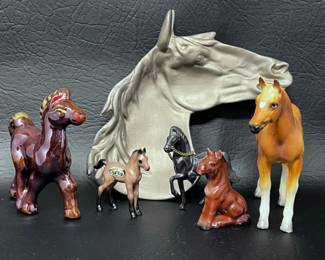 83 VintageRedWareCeramicBrownHorseJosefOriginalsNorcrestFigurin