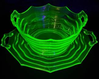 2 JenkinsOceanWaveGreenDepressionGlassBowlUnderPlate