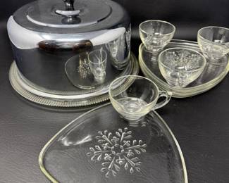 90 EveredyChromeKakeSaverIndianaGlassSnackSetSnowfflake