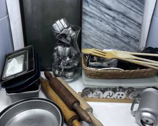 141 VintageCookieCuttersMarblePastryBoardBakingWare