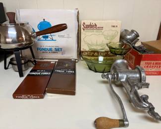 43 VintageKitchenFondueSetChipDipMeatChoppers
