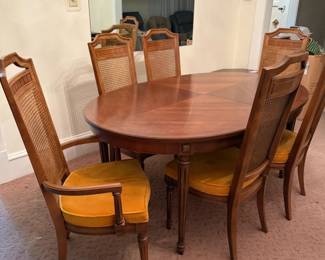 201 Thomasville6ChairDiningSetWithPaddedProtectiveTableTopCover