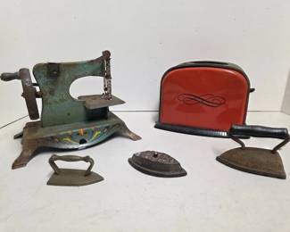 162 5VintageMetalToys