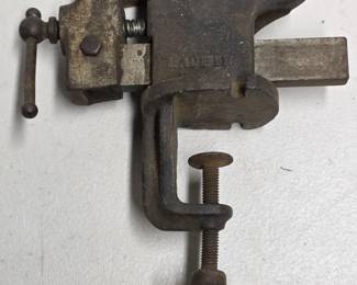 149 VintagePextoCastIron25JawClampOnTableVise