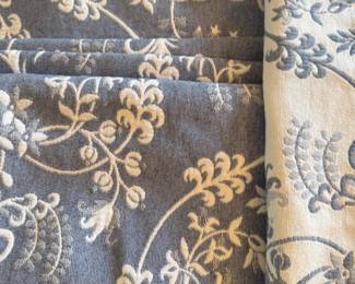 34 ReversibleQueenCoverletandShams