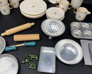 92 ChildrensToyCeramicTeaSetBakingSet