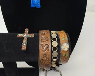 117 DisneylandCharmBraceletVintageCostumeJewelry