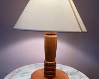 27 MidCenturyTurnedPineTableLamp