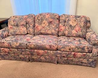 212 LaZBoyFloralChintzSofaBed