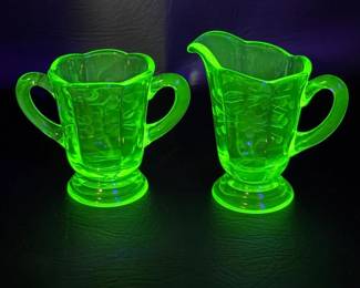 73 FostoriaFairfaxUraniumGreenGlassCreamerandOpenSugarBowl
