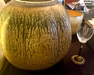 Wheel throne, ceramic drip vase, 14 inches high