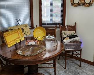 room view, oak pedestal table and chairs