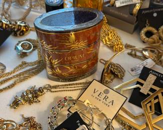 Opium parfume unwrapped