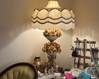 Large beautiful Capidamonte porcelain lamp