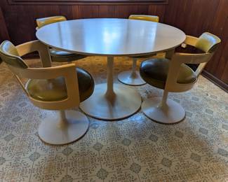 Daystrom Dinette Set - Mid Century Modern - Tulip Table w/ Swivel  Chairs
