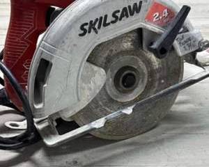 Skilsaw 7 1/4 Inch Circular Saw 2.4 HP Corded Power Tool Heavy Duty