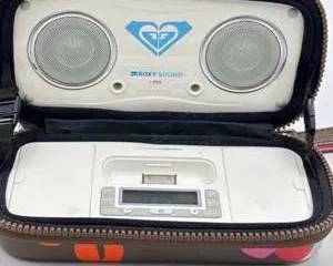 Roxy Sound i-P23 Portable iPod Speaker Dock Travel Case Dual Speakers