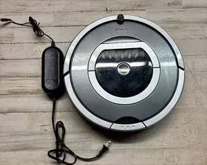 iRobot Roomba 780 Robot Vacuum Cleaner w/ Charger Untested