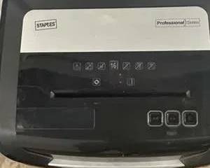 Staples Paper Shredder SPL TMC162A Heavy Duty Cross Cut Office Home Shredding