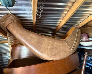 VINTAGE GAMING CHAIR