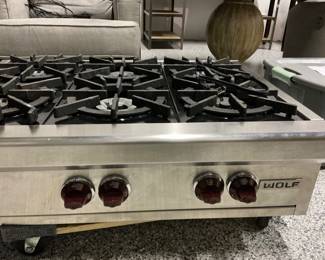 Wolf 6 burner cooktop