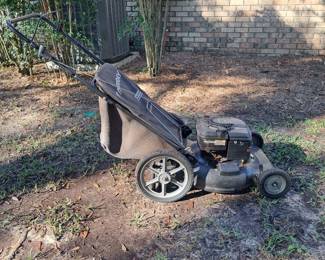 $140 - Murray lawn mower 22.inch -140 cc Briggs & Stratton Walk Behind Gas Self-Propelled Lawn Mower with Front Wheel Drive and Bagger