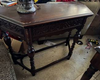$110 - Carved wood console vintage bulbous legs 