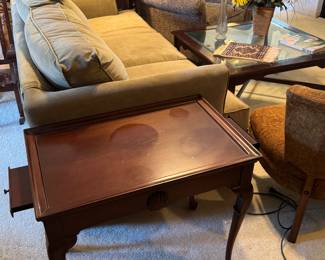#90 - Tea table mahogany 2 trays 