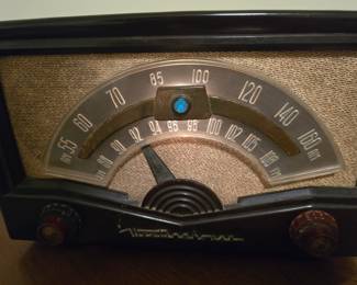 Working vintage Westinghouse radio, model number H-334T7U.