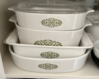 Assorted Pyrex 