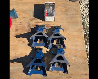 Jack stands and Jack