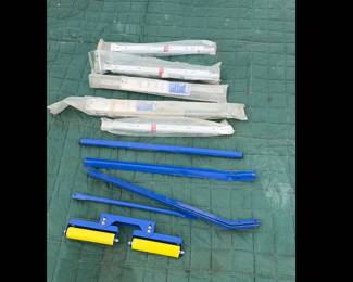 Roller stand and drawer slides