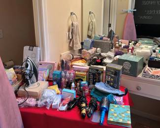 Lots of bathroom items for very low price.