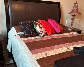 Queen size Sleigh Bed