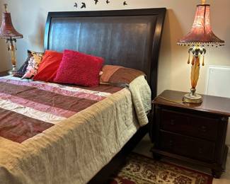 Queen size Sleigh Bed