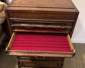 JewelryCaseAntique