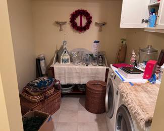 6.5’ pencil Christmas tree, baskets, birdhouse, sconces, misc laundry, silk rug