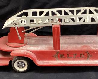 1950s BUDDY L B.L.F.D PRESSED STEEL FIRE TRUCK TOY w EXTENSION LADDER