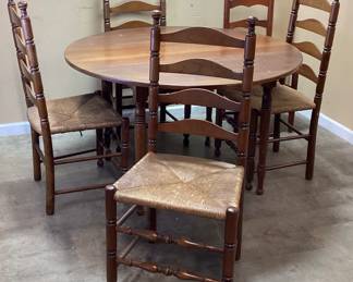 VTG. ROUND DINING TABLE & 5 LADDER BACK CHAIRS, 2 LEAVES NO SHIPPING PICKUP ONLY