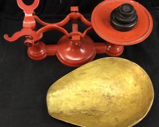 ANTIQUE CAST IRON BALANCE CROW FOOT SCALE, POSSIBLY FAIRBANKS COMES WITH 3 WEIGHTS