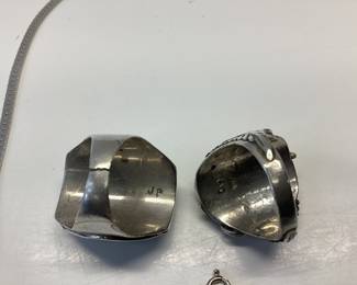 VINTAGE NATIVE AMERICAN STERLING SILVER RINGS WITH NECKLACE AND BRACELET 60.06 TOTAL GRAMS SIZE 11.5 AND 10.5 MALACHITE NEEDS REPAIR JP IS THE DESIGNER AND MICHEL CALLADITTO IS THE ABALONE AND ONYX DESIGNER