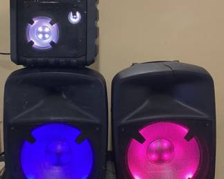 PAIR OF ION AUDIO PRO GLOW 1500 HIGH POWER PORTABLE BLUETOOTH PA SPEAKERS & ION AUDIO GAME DAY LIGHTS PORTABLE BLUETOOTH SPEAKER MID-RANGE SPEAKER ON 1 ION SPEAKER NEEDS REPLACING, CRACK AT THE TOP OF 1 SPEAKER NO SHIPPING PICKUP ONLY