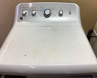 GE ELECTRIC DRYER, MODEL GTD45EASJ2WS, 7.2cu ft CAPACITY, FEATURES HE SENSOR DRY, 3-PRONG PLUG UNTESTED NO SHIPPING PICKUP ONLY