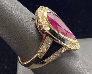 18KT YELLOW GOLD RUBY & DIAMOND RING, SIZE 7.5, G.I.A. CERTIFIED HEATED RUBY, 7.55ct RUBY, 0.97cts DIAMONDS, 12g TOTAL WEIGHT, GGA APPRAISAL $20,760.00